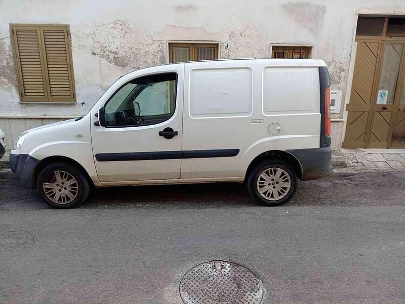 Usata Fiat Doblò Active 84 CV (61 kW) 2007 Bianco Monovolume
