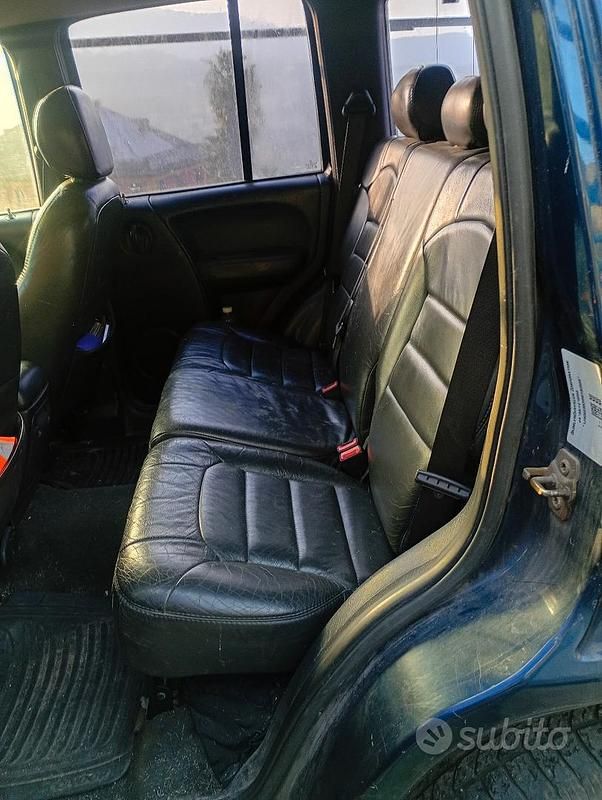 Usata Jeep Cherokee 2004 Blu SUV