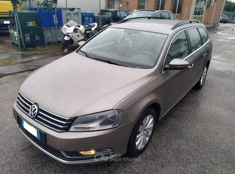 Usata VW Passat Comfortline 150 CV (110 kW) 2011 Marrone Station wagon
