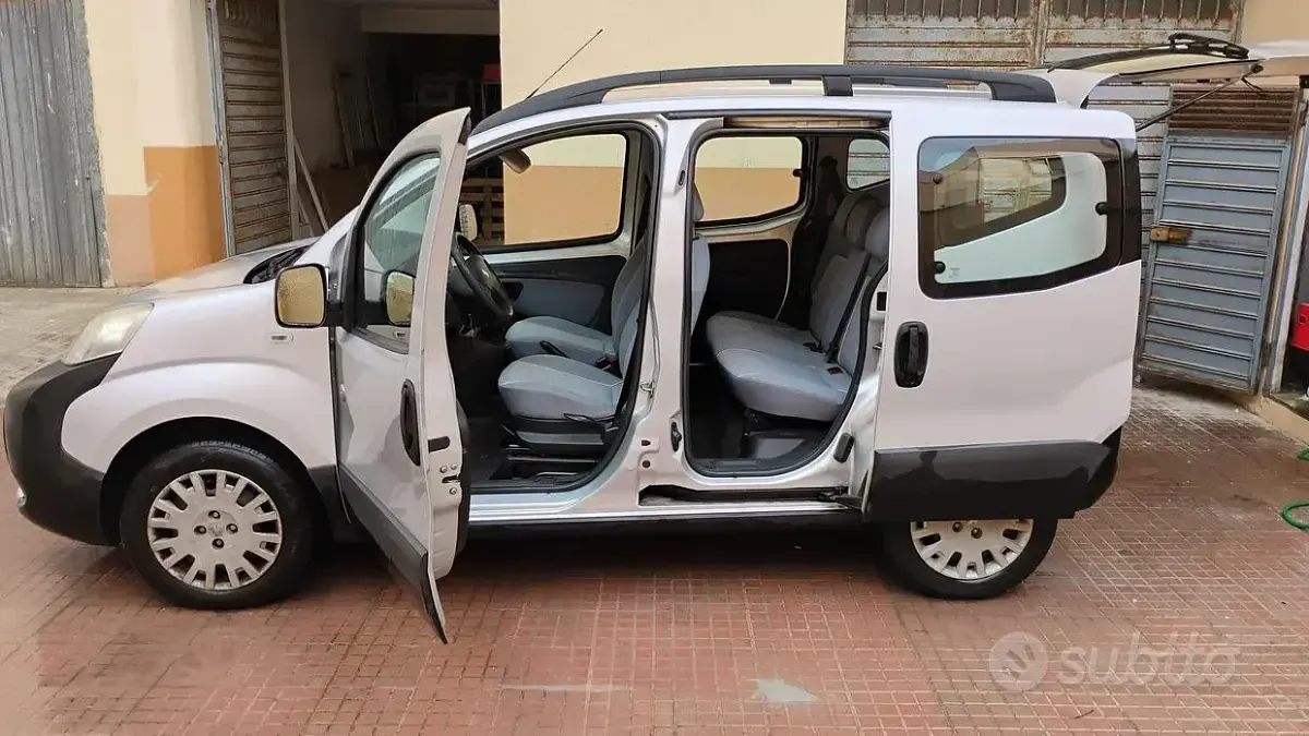 Usata Peugeot Bipper Outdoor 75 CV (55 kW) 2010 Grigio Monovolume