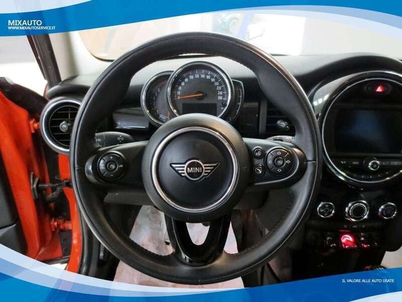 Usata Mini ONE 102 CV (75 kW) 2021 Arancione Utilitaria