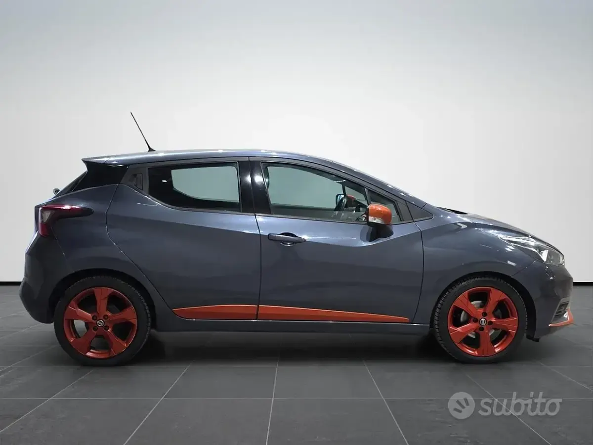 Usata Nissan Micra Tekna 90 CV (66 kW) 2017 Grigio Utilitaria