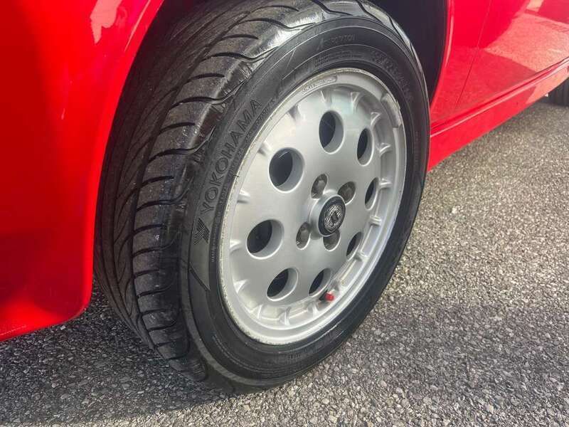 Usata Lancia Delta 140 CV (102 kW) 1991 Rosso Utilitaria