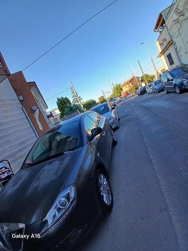 Begagnad Lancia Delta 120 HK (88 kW) 2010 Halvkombi