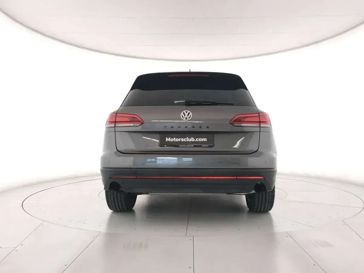 Usata VW Touareg Style 231 CV (169 kW) 2019 Grigio SUV