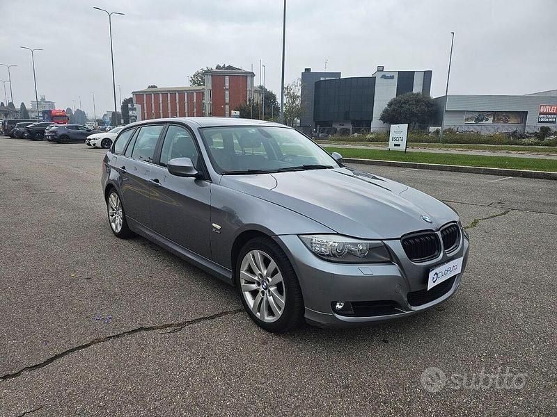 Usata BMW 320 Comfort Edition 184 CV (135 kW) 2011 Grigio Station wagon
