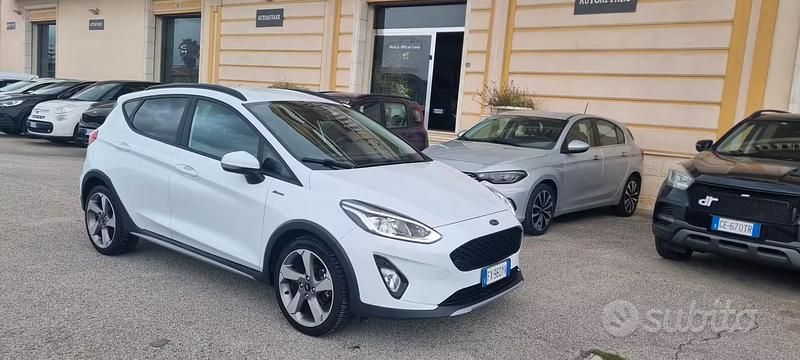 Usata Ford Fiesta Active 85 CV (62 kW) 2019 Bianco Utilitaria