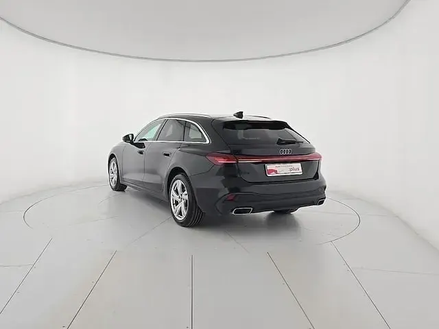 Usata Audi A5 Business 150 CV (110 kW) 2025 Nero mythos metallizzato Station wagon