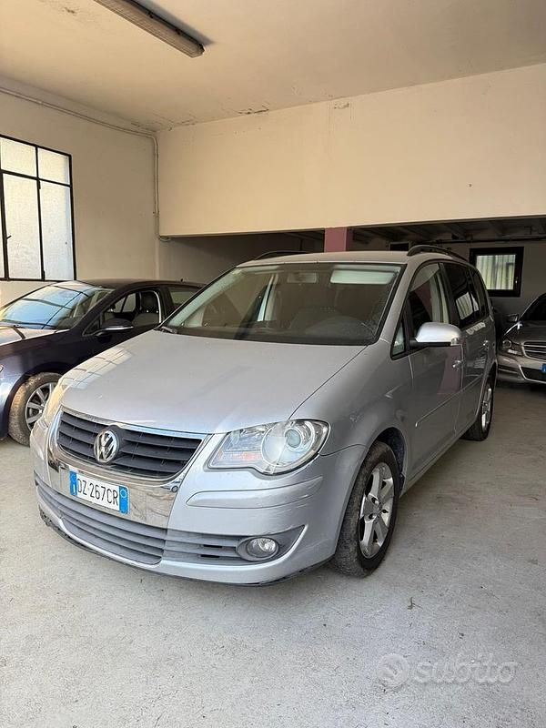 Usata VW Touran Conceptline 149 CV (109 kW) 2009 Grigio Monovolume