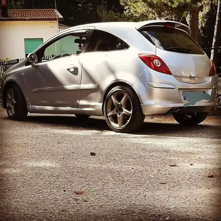 Usata Opel Corsa 65 CV (47 kW) 2009 Grigio Utilitaria