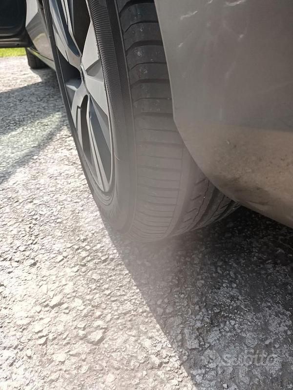 Usata Volvo V60 Momentum 150 CV (110 kW) 2020 Bronzo Station wagon