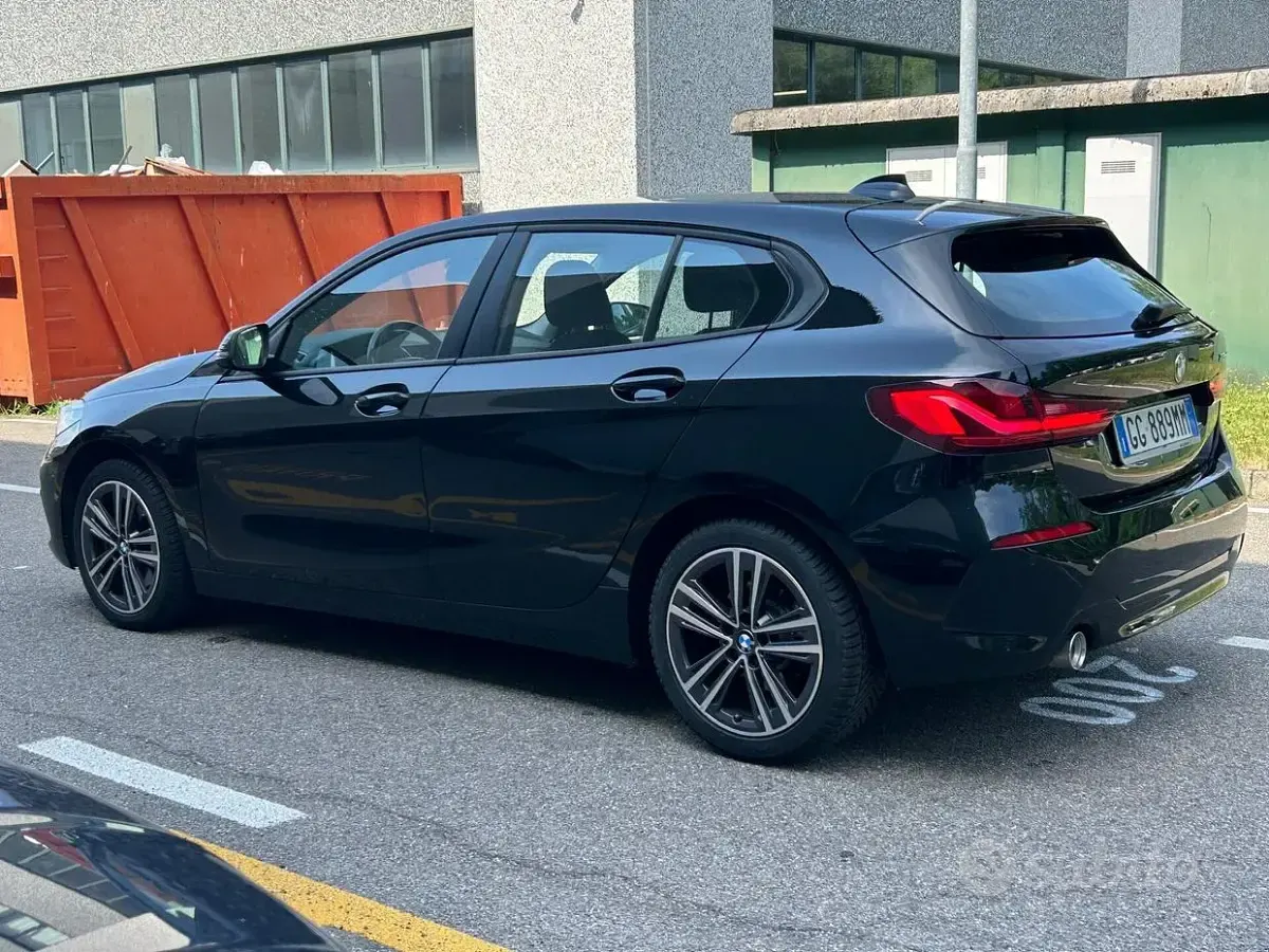 Usata BMW 116 Advantage 116 CV (85 kW) 2021 Nero Utilitaria