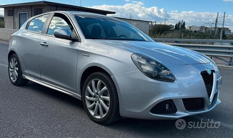 Usata Alfa Romeo Giulietta Exclusive 140 CV (102 kW) 2012 Grigio Berlina