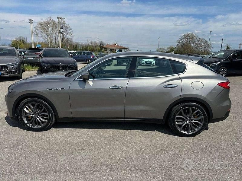 Usata Maserati Levante 250 CV (183 kW) 2019 Grigio SUV
