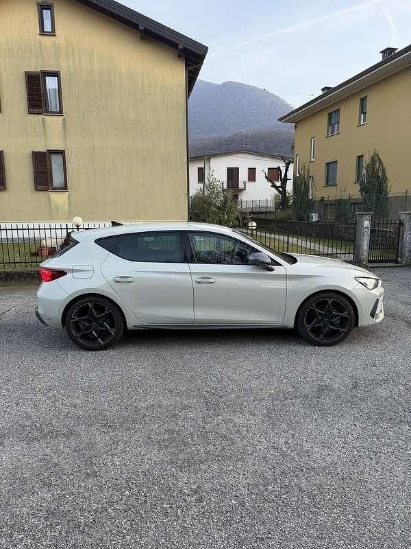 Usata Cupra Leon 150 CV (110 kW) 2024 Berlina