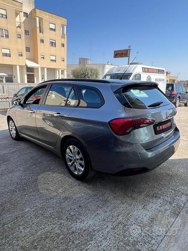 Usata Fiat Tipo Lounge 120 CV (88 kW) 2018 Grigio Station wagon