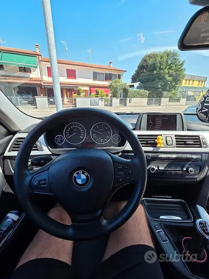 Usata BMW 318 143 CV (105 kW) 2012 Bluazzurro Berlina