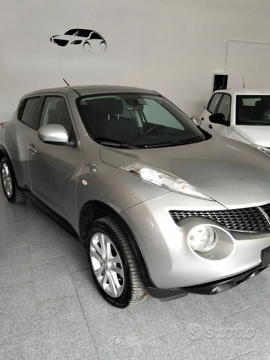 Usata Nissan Juke Acenta 110 CV (80 kW) 2011 Grigio SUV