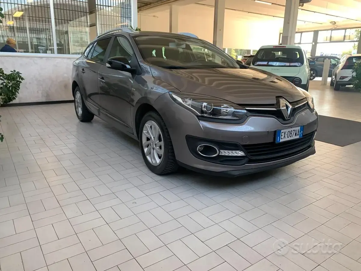 Usata Renault Mégane GrandTour 110 CV (80 kW) 2015 Marrone Station wagon
