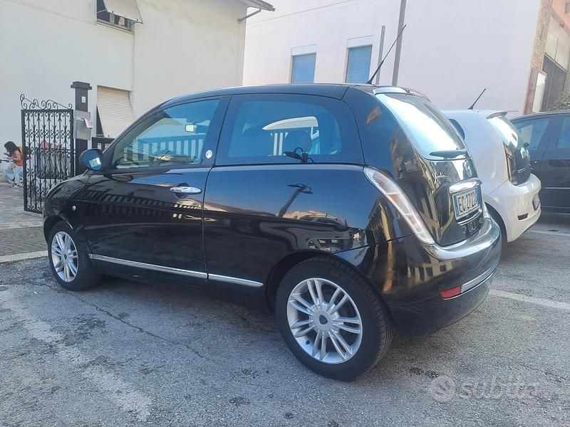 Usata Lancia Ypsilon 77 CV (56 kW) 2010 Utilitaria