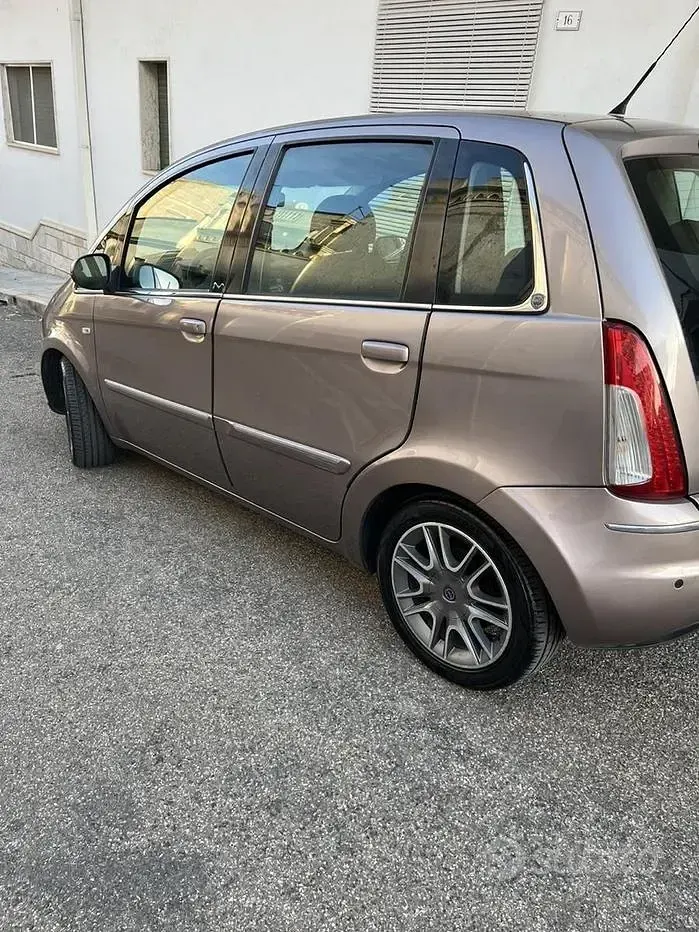 Usata Lancia Musa 95 CV (69 kW) 2010 Monovolume