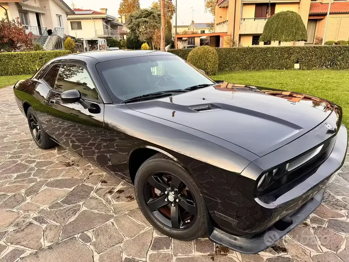 Usata Dodge Challenger 250 CV (183 kW) 2008 Nero Coupé