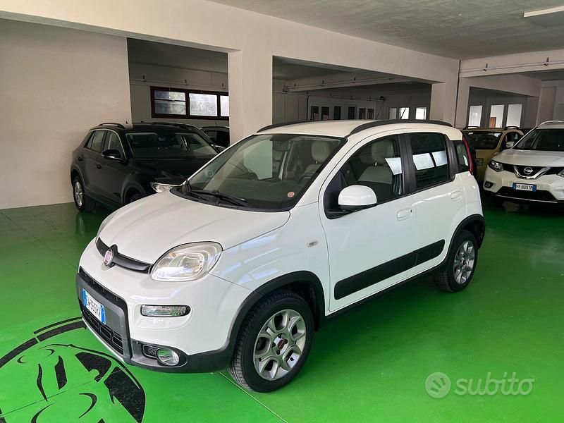 Usata Fiat Panda 4x4 S 75 CV (55 kW) 2014 Bianco Utilitaria
