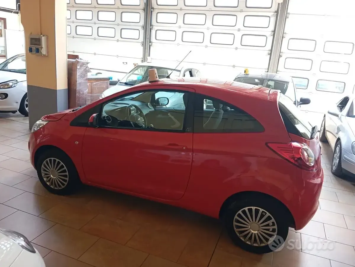 Usata Ford Ka 69 CV (50 kW) 2016 Rosso Berlina
