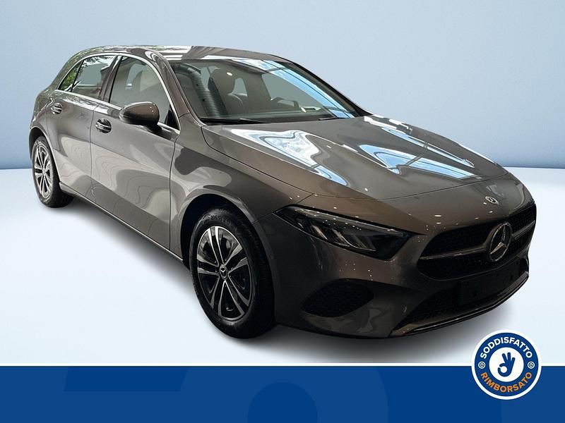 Grigio metallizzato Nuova 2025 Mercedes A250 Advanced | 42.000 € (Buon prezzo) - Immagine 1/3