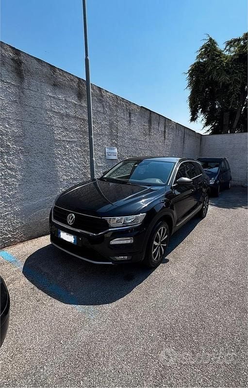 Usata VW T-Roc 115 CV (84 kW) 2019 Nero SUV