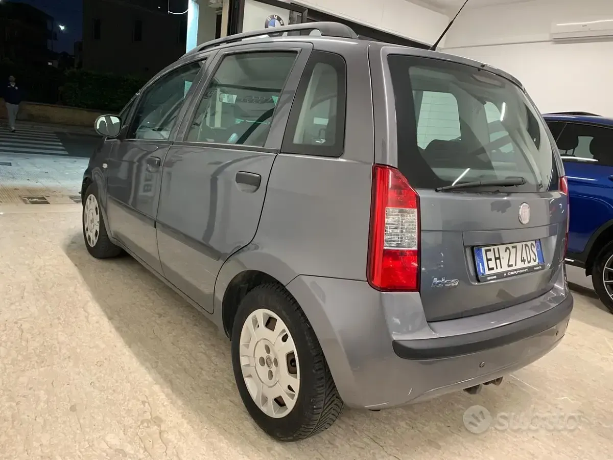 Usata Fiat Idea Active 95 CV (69 kW) 2011 Grigio Monovolume