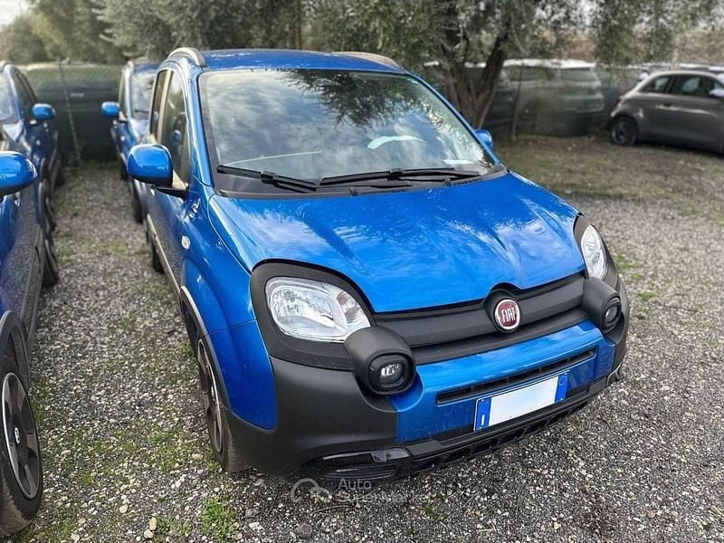 Usata Fiat Panda Cross Cross 70 CV (51 kW) 2025 Blu Utilitaria