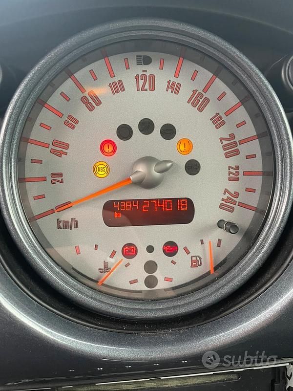 Usata Mini ONE 75 CV (55 kW) 2003 Blu Utilitaria