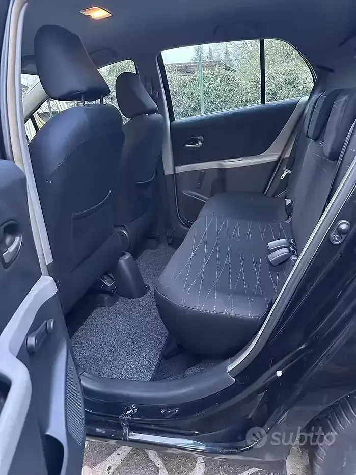 Usata Toyota Yaris 87 CV (63 kW) 2008 Nero Utilitaria