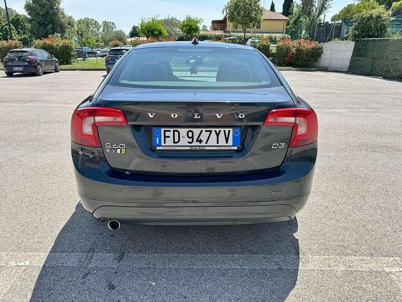 Usata Volvo S60 Business Edition 150 CV (110 kW) 2016 Grigio Berlina