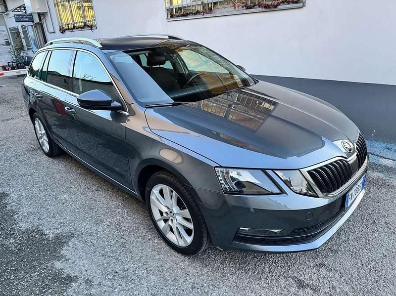 Usata Skoda Octavia G-TEC Executive 110 CV (80 kW) 2018 Grigio Station wagon