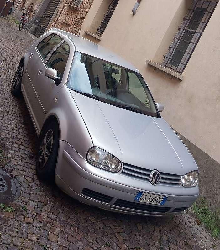 Usata 1998 VW Golf IV Tre volumi | 1700 € (Buon prezzo) - Immagine 1/2