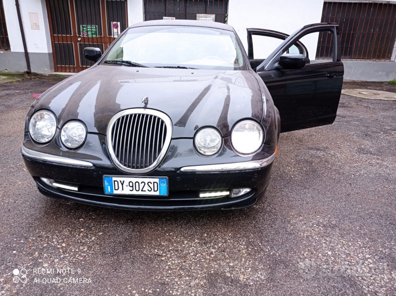 Usato 2000 Jaguar S-Type 3.0 Benzin (5.000 €)