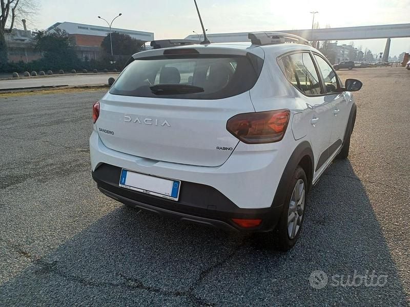 Usata Dacia Sandero Expression 101 CV (74 kW) 2023 Bianco Berlina