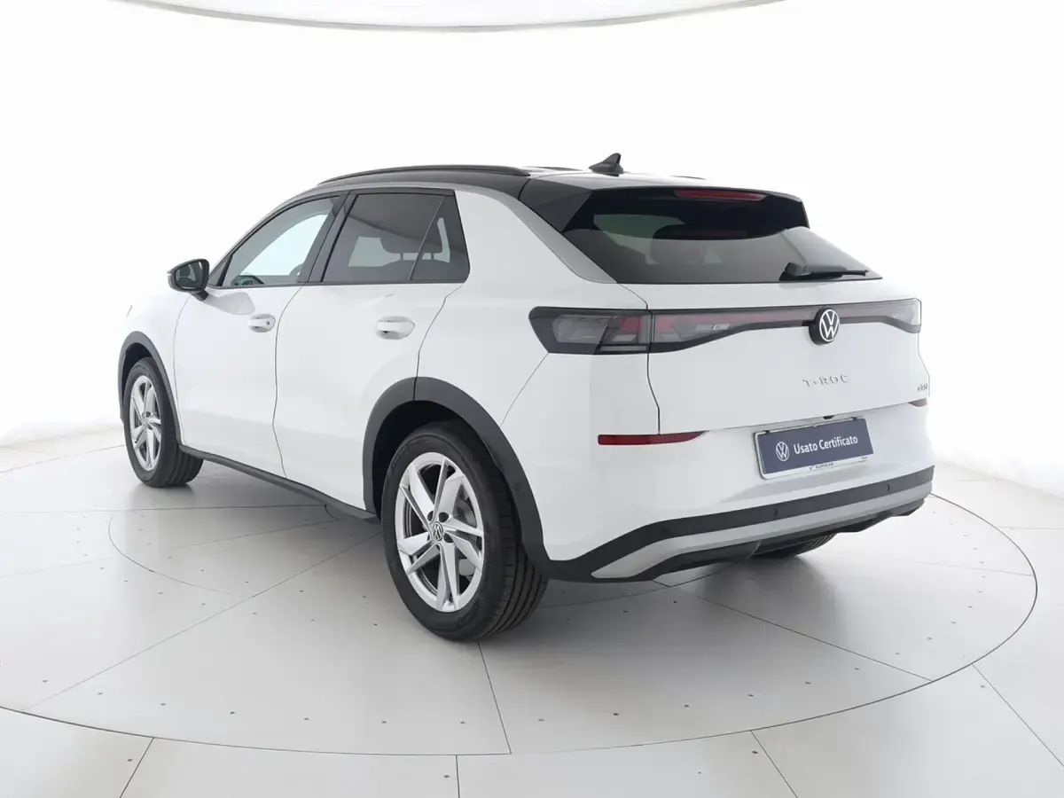 Usata VW T-Roc Life 150 CV (110 kW) 2026 Pure white nero SUV
