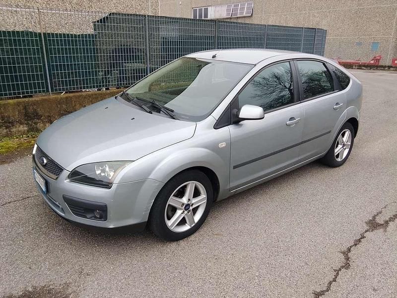 Usata Ford Focus 90 CV (66 kW) 2005 Berlina