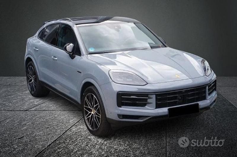 Grigio artico Usata 2024 Porsche Cayenne SUV | 111.000 € (Super prezzo) - Immagine 1/4