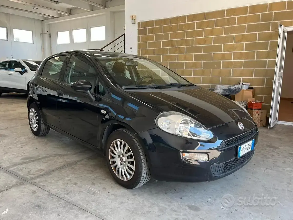 Usata Fiat Punto Street 95 CV (69 kW) 2018 Nero Utilitaria