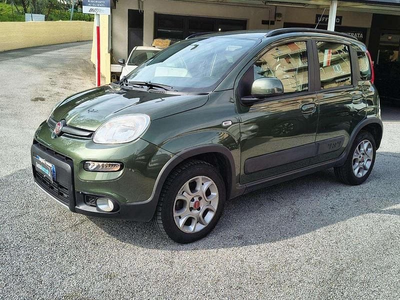 Usata Fiat Panda 4x4 S 75 CV (55 kW) 2013 Verde metallizzato Utilitaria