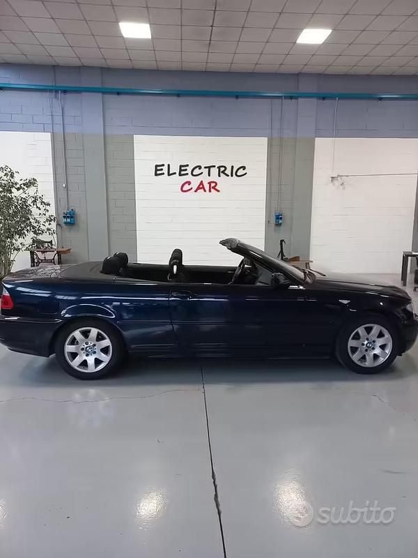 Usata BMW 318 Cabriolet 143 CV (105 kW) 2004 Blu Cabrio