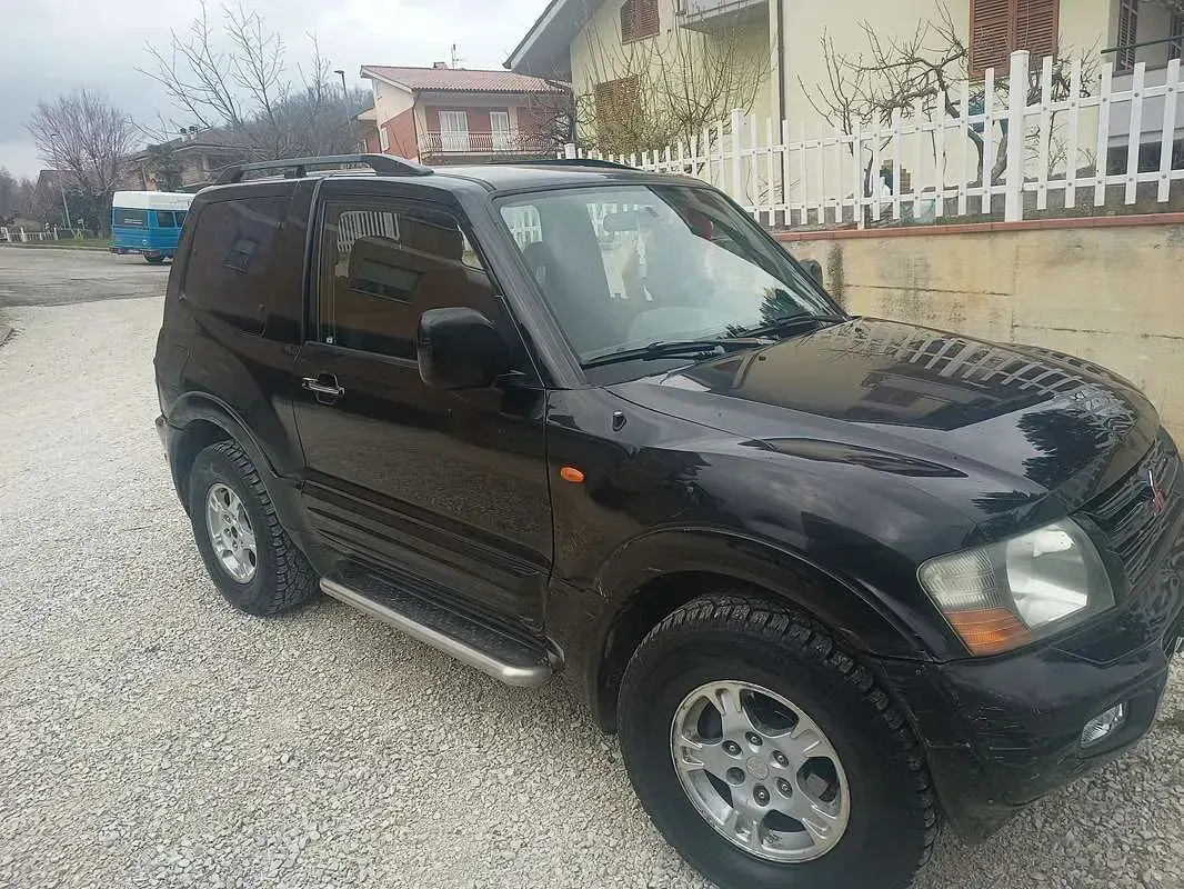Usata Mitsubishi Pajero 190 CV (139 kW) 2002 Nero SUV