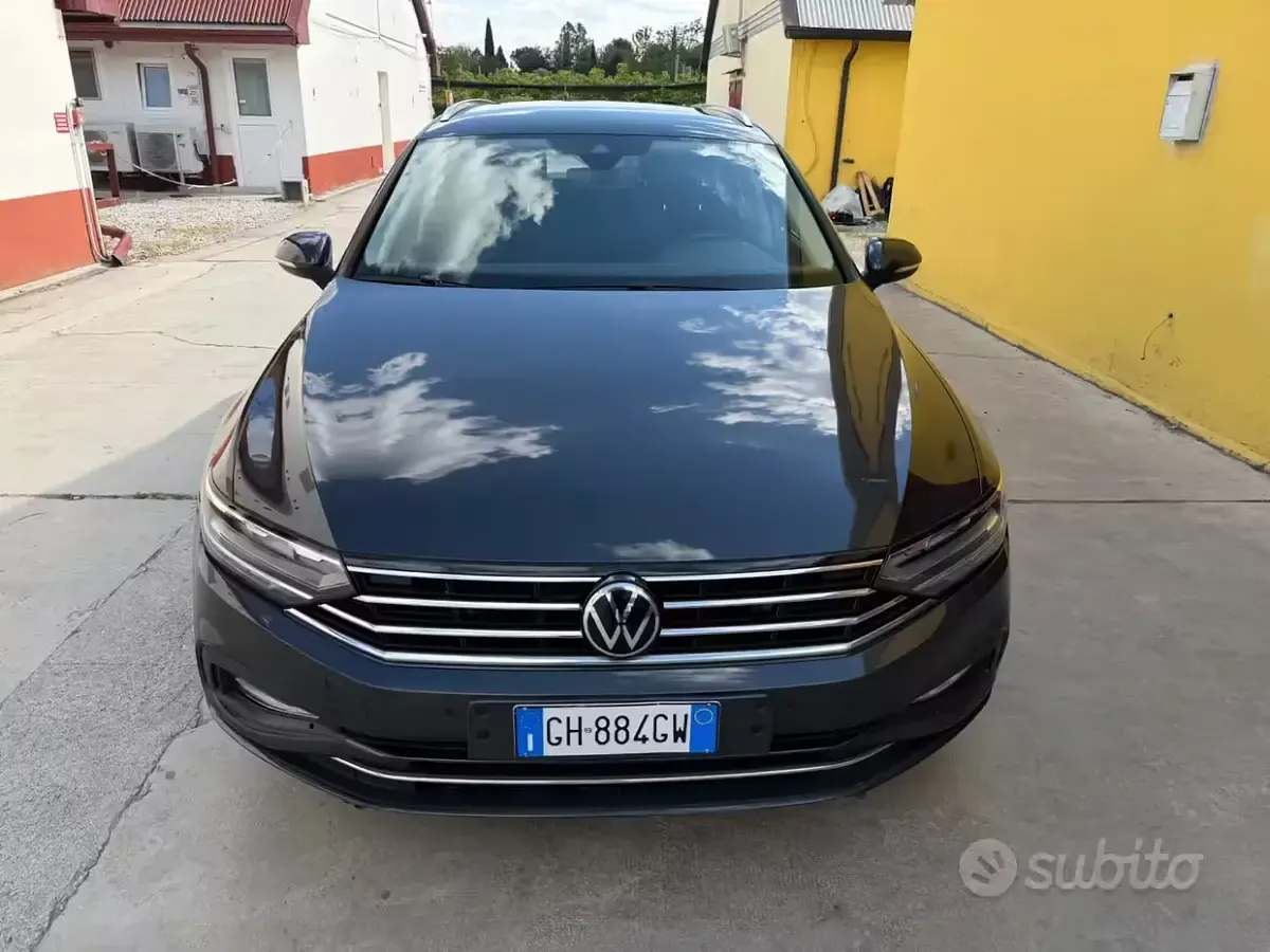 Begagnad VW Passat Executive 150 HK (110 kW) 2021 Grå Kombi