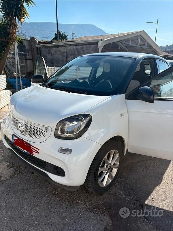 Usata Smart ForFour 71 CV (52 kW) 2015 Bianco Utilitaria