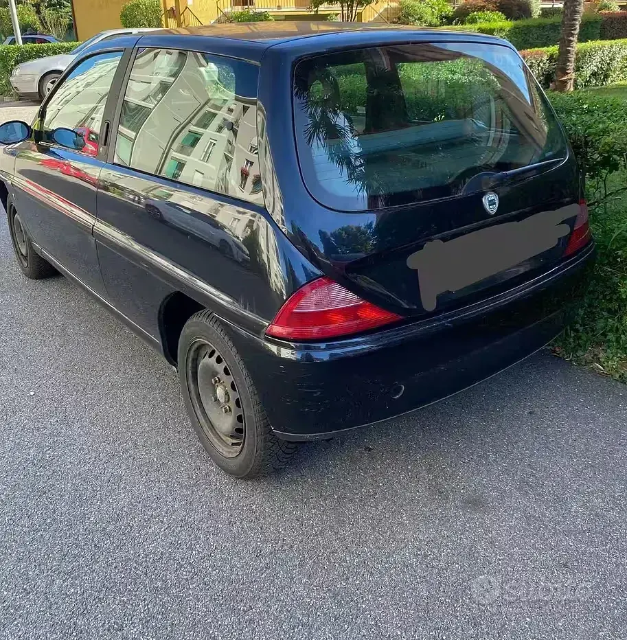 Usata Lancia Ypsilon 54 CV (39 kW) 2003 Nero Utilitaria