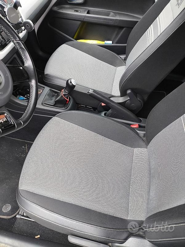 Usata VW up! Highline 75 CV (55 kW) 2013 Utilitaria